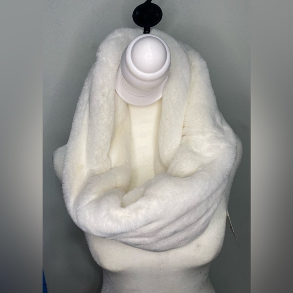 NWT two tube scarf - Picture 8 of 10